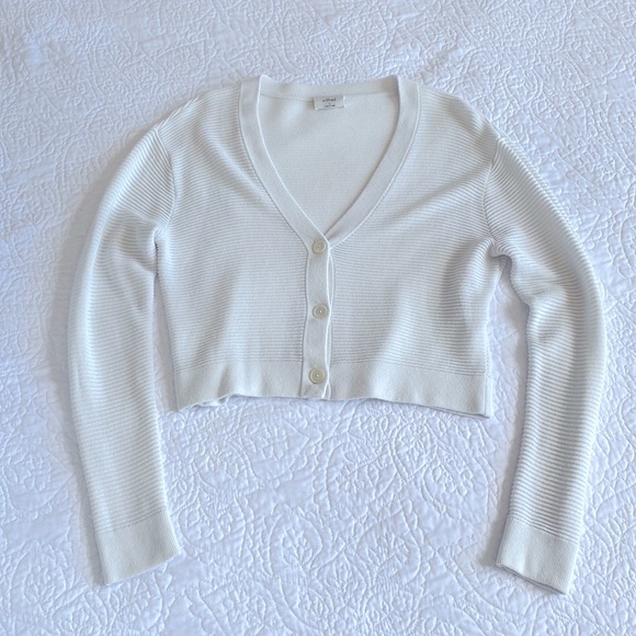 Aritzia Sweaters - Wilfred Light Cropped Cardigan